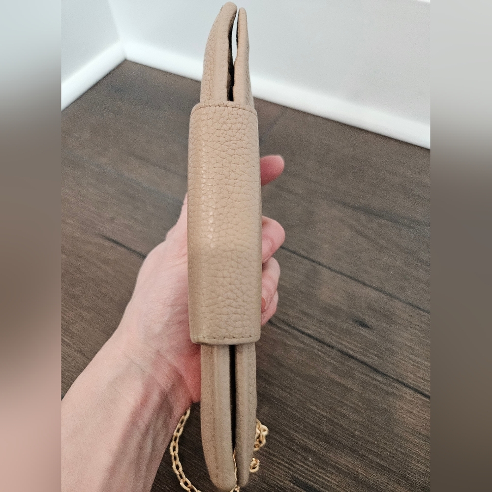 Salvatore Ferragamo Cream Wallet/Crossbody Chain Bag - Picture 6 of 16